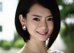 娱乐吃瓜猫戚薇,娱乐吃瓜猫的时尚生活与演艺事业